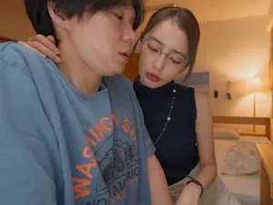 Chị gái đồng nghiệp rất dâm
